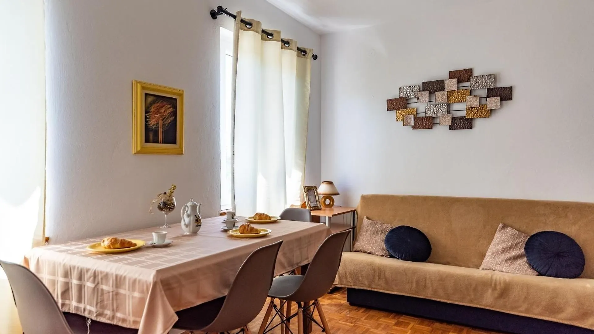 Apartments With A Swimming Pool Pula - 7356 Croatia