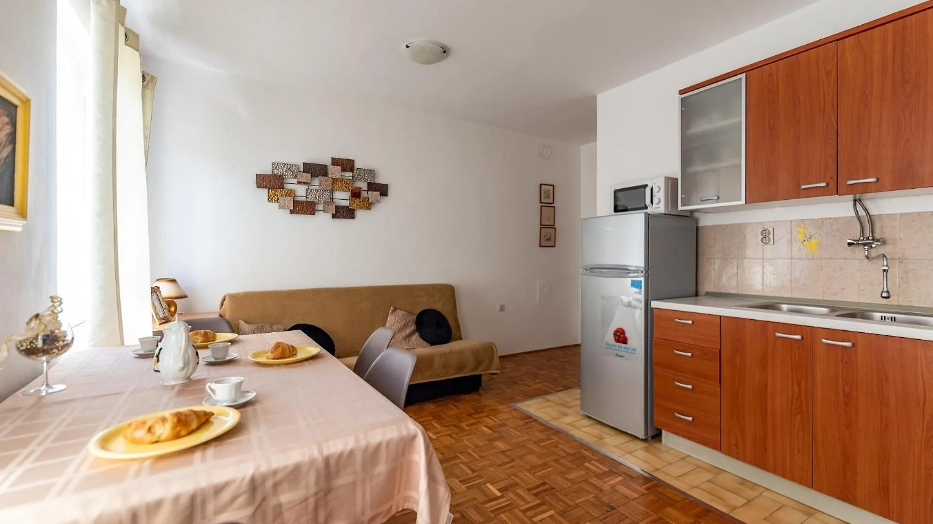 Apartments With A Swimming Pool Pula - 7356 Croatia