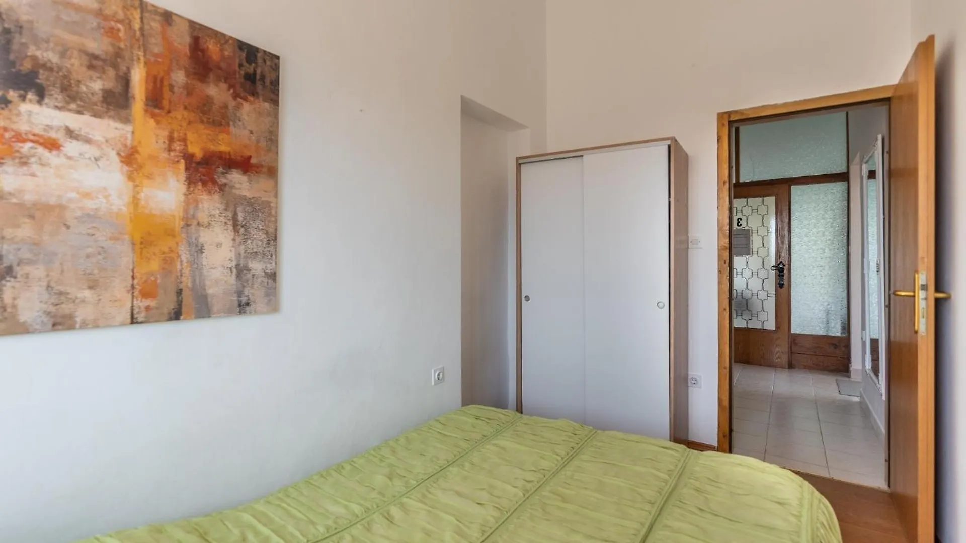 Apartments With A Swimming Pool Pula - 7356