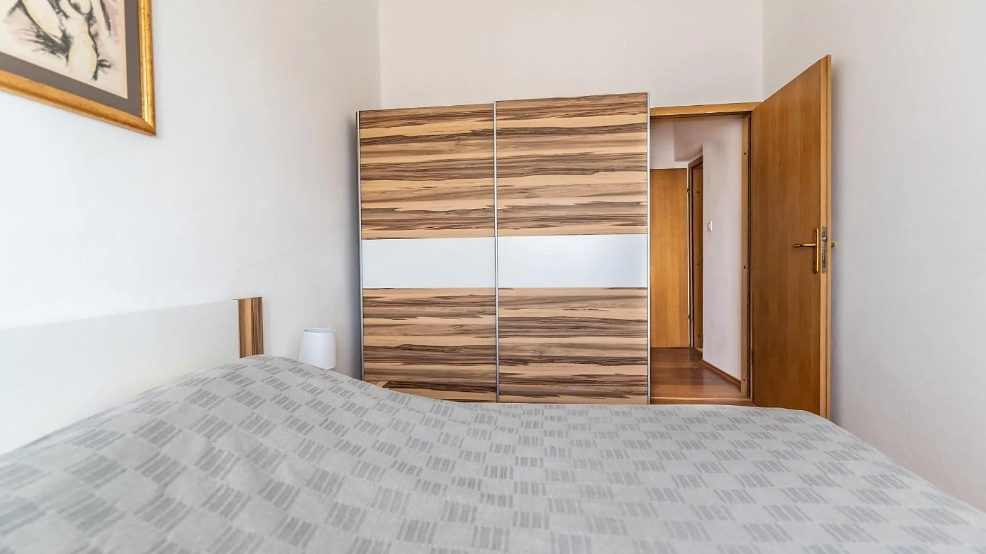 Apartments With A Swimming Pool Pula - 7356 Croatia
